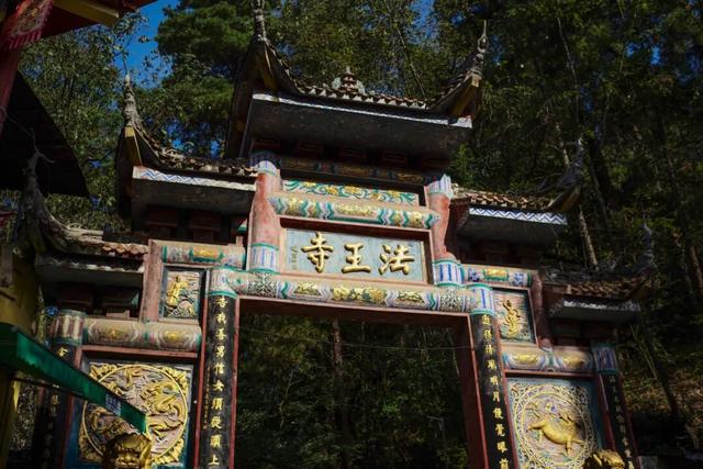 这个“名牌加身”的西南山城，正适合淡季来玩！