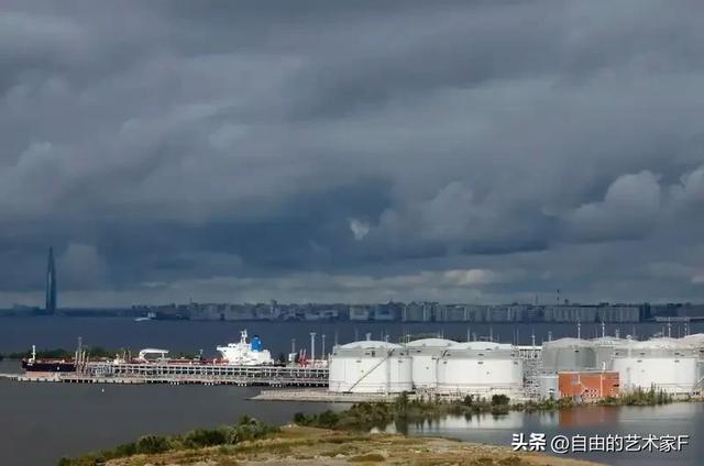 特朗普公布访华后，不到24小时，中方给出的冰冷回复，让他死心了
