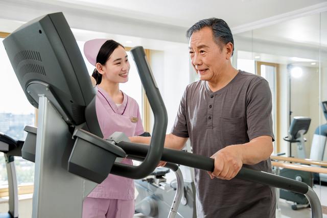 学医后才明白，稳定血糖最好的运动，不是快走慢跑，而是这个