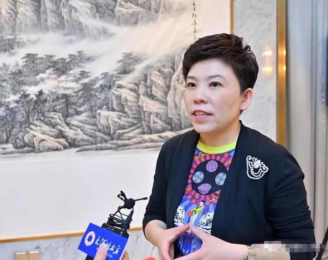 败光20亿、向洋人下跪、国籍问题，邓亚萍身上的标签到底是真是假