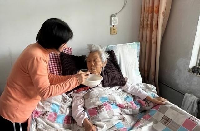 中国将迎来前所未有的死亡高峰，专家得出答案：是这些因素导致的