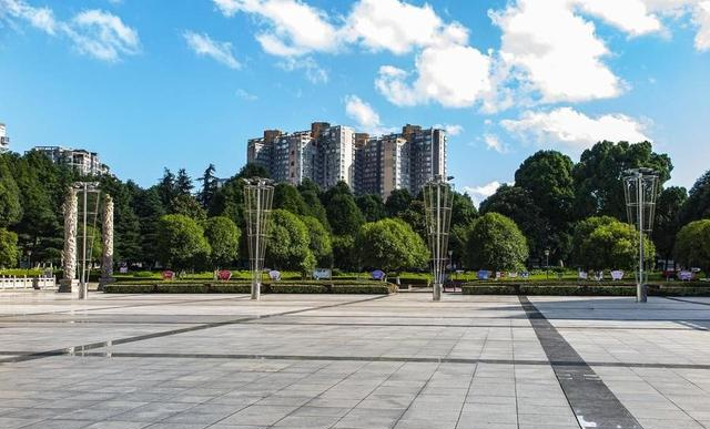 爸妈退休后从上海搬去张掖住了一年了，看他们怎么评价张掖的！