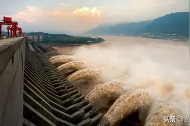如果打开全部闸门，将三峡水库里的水放光，大概需要多长时间？图片