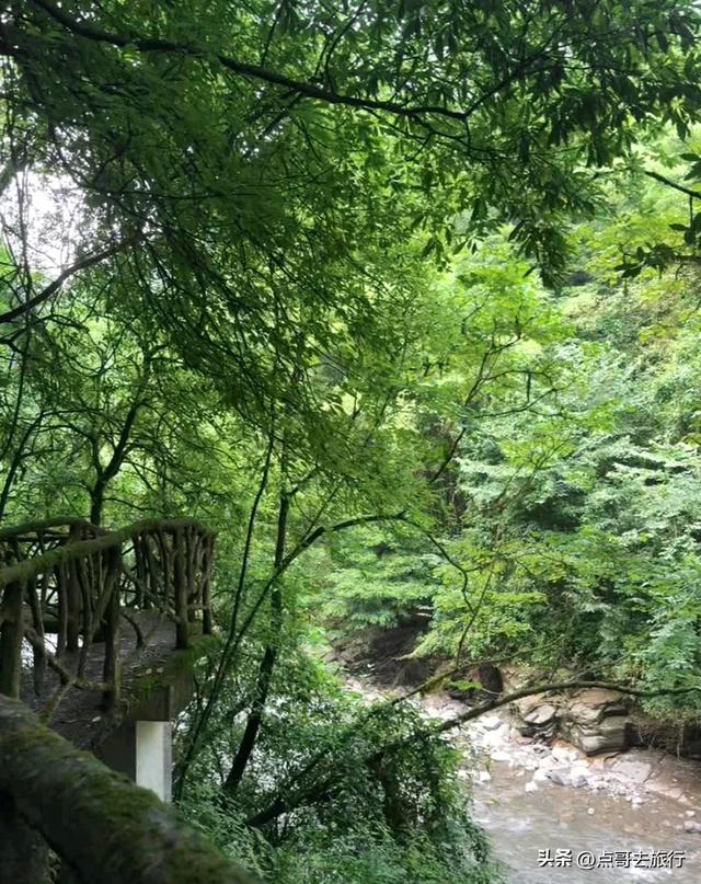 成都周边清凉胜地，三伏天穿长袖，吊桥、瀑布、栈道，不要门票！