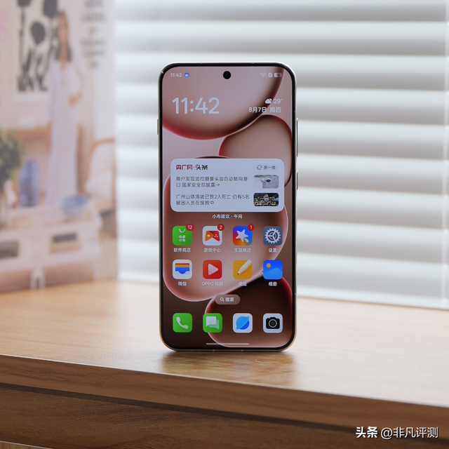 OPPO Find X8s 体验：小直屏里的 "全能王"，轻薄与实力可兼得