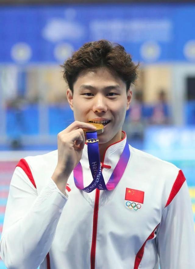 孙杨也没想到，26岁的世界冠军覃海洋，竟走上了自己的“老路”