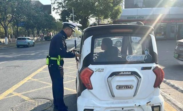 2月1日起，电动车	、三轮车、四轮车上路“3罚4禁”新规！处罚明确