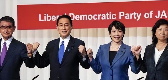 高市早苗扛不住了？连收四重噩耗	，关于中日，日本终于做出选择