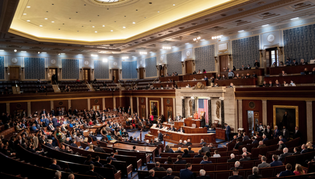 令人震惊！特朗普失控了，美国失控了，我们该怎样应对？