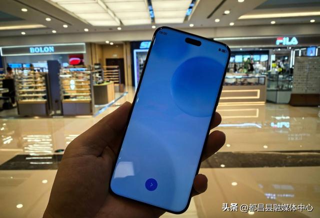 华为也有性价比，麒麟芯+双卫星通信+100倍变焦，512GB才卖3749元