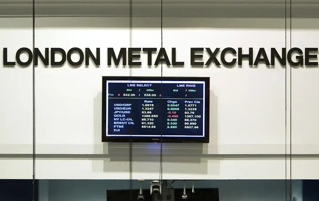 人民币遭伏击！伦敦交易所踢中国出局，紧要关头全球资本弃美投中