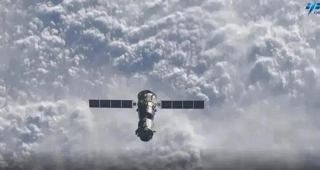 神舟二十号延期返航：空间站6人继续同飞：空间站氧气为何用不完