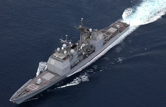 2000公里距离难住美军，“福特”号补漏洞，对委打击能力再升级？
