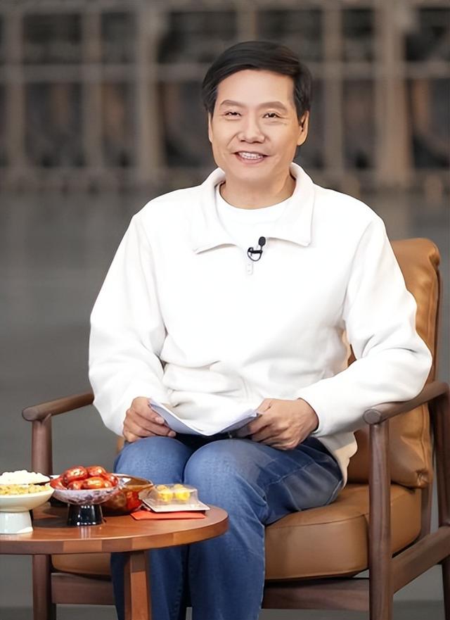 风向变了？官媒接连锐评，没给雷军留一丝体面，董明珠话有人信了