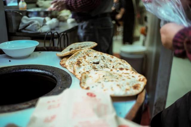 不走寻常路的国际化县城，关心一日三餐，更关心咖啡和汇率