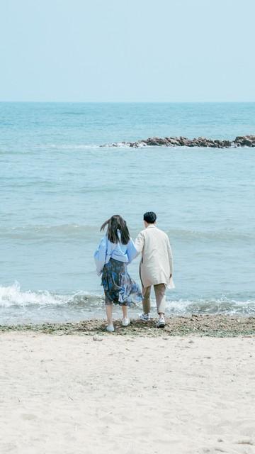 海滩恋曲：在椰影海风间遇见美好时光