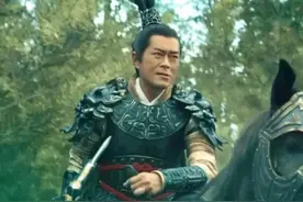 马超很清楚：跟许褚张飞的两场单挑，貌似都打平了，实则却输惨了图片