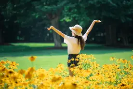 夏不养心人易病！每天轻拍30下，养心神，强心脏，失眠心悸全赶跑图片