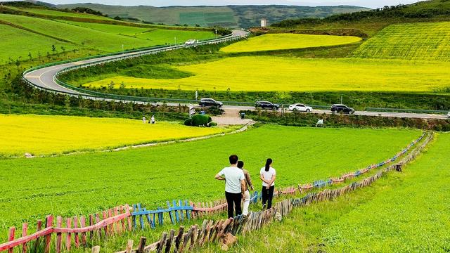 古哈路（古浪段）：串起花海与振兴的最美公路