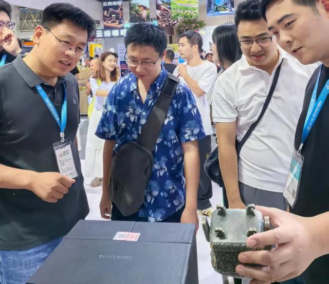 滕州文旅武汉博览会收获丰硕，文创产品出彩，展区人气爆棚