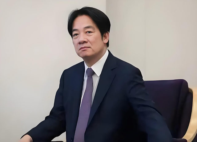 洪秀柱已抵达北京，无惧任何威胁，出席93阅兵，蓝营表态令人心寒