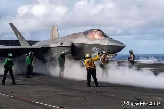 福建舰正式入列，双航母南海亮剑，美媒：与西方海军冲突在所难免