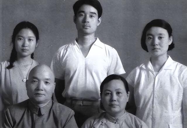 72年李敏怀孕，独自来中南海探亲，毛主席怒道：孔令华太不像话了