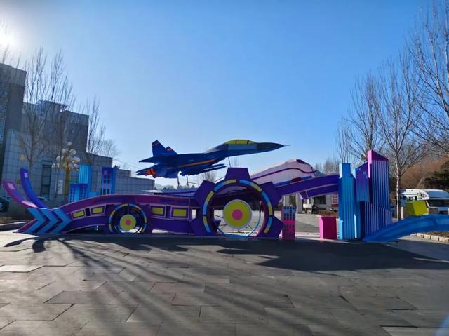 长春公园冬夜亮化：航空蓝映新春红，赋能冬日文旅