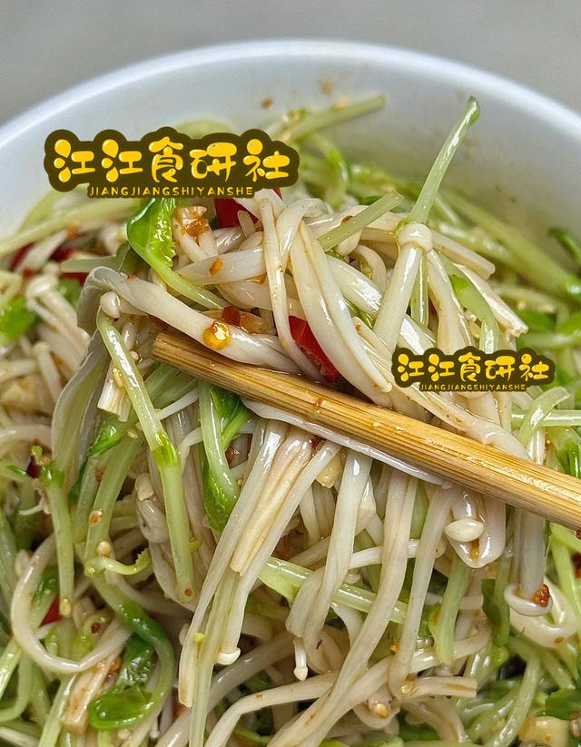 肠道“推粪机”不是芹菜，而是它！隔天吃一次，肚子平了腰也细了
