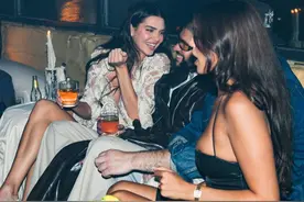 詹娜与坏兔兔暧昧同框！疑似旧情重燃，共赴酒店，布克又没戏了图片