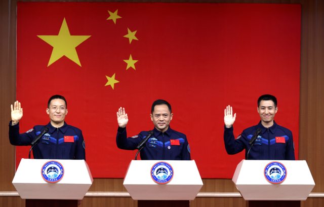 刚刚宣布：圆满成功！这张图绝了