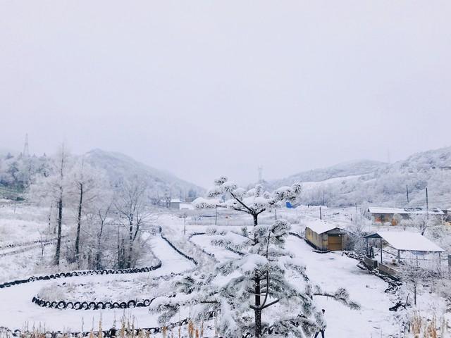 雪覆京山：北京山区的冬日童话