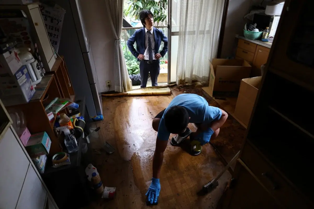 日本年轻人抢购凶宅？专业“除鬼师”自带仪器连住20晚