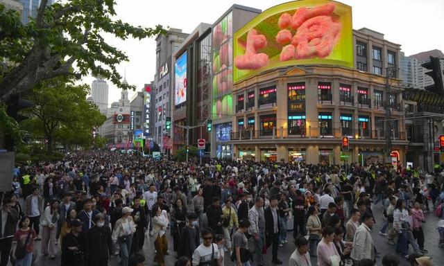 贵州已经失守！全国游客这哪是来避暑？这是来攻占城邦，人潮汹涌