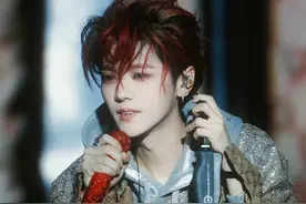 鹿晗音乐节帅晕全网，黄子韬发福成大叔，真的没有对比就没有伤害图片