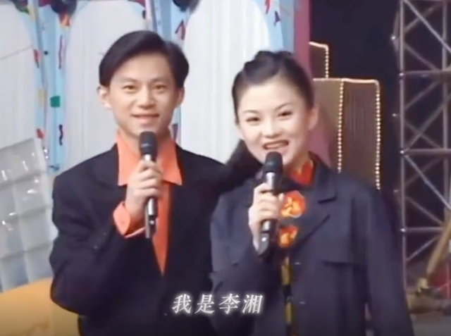 演都不演了！李湘回娘家晒照片不到2天，恶心一幕就出现了