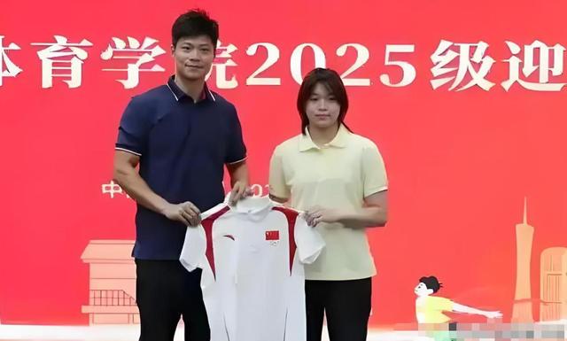 又有靠山了，这次央媒的“点名”，揭开全红婵身上的“造神”陷阱