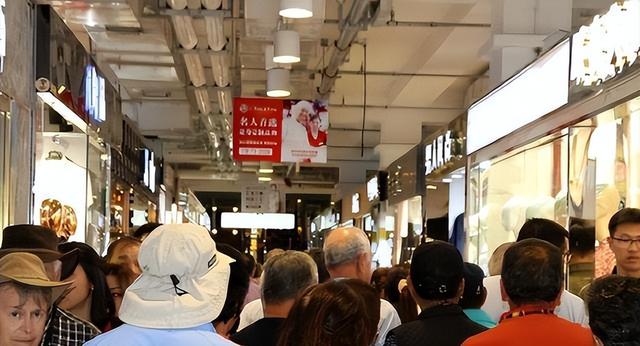 大量日本游客涌入北京，打着旅游幌子不去旅游不吃美食，为啥来？