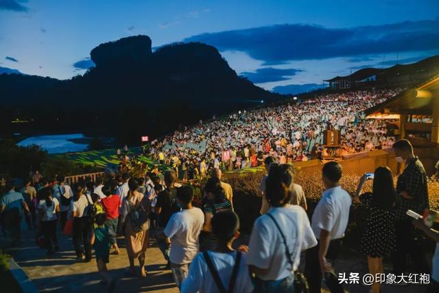 张艺谋在武夷山种了棵“浪漫树”——印象大红袍的浪漫永不打烊！
