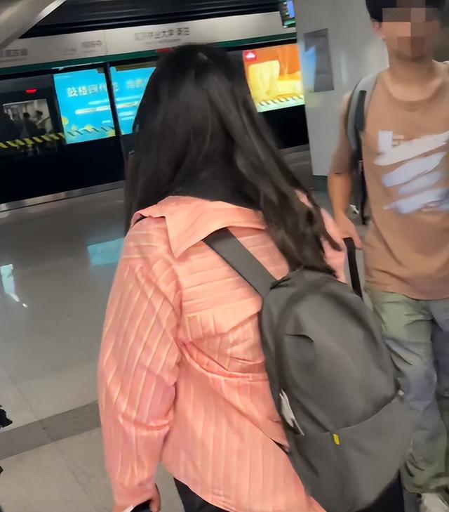 南京文旅傻眼了！“鸡鸣寺事件”女子正脸曝光，寺院官方无奈回应