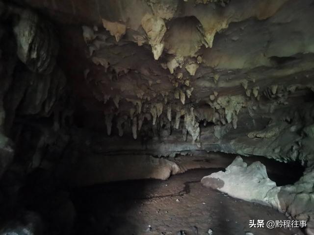 寻找一个最为艰难的躲匪洞，我难到达，土匪也难以到达