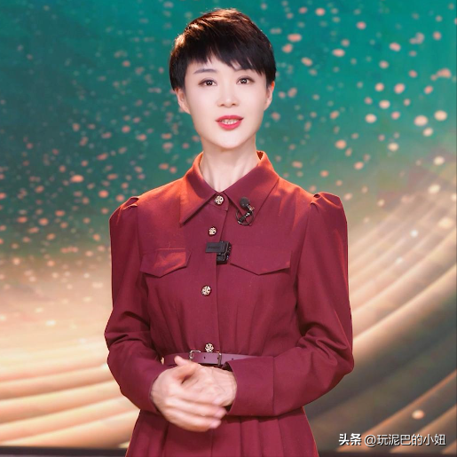 47岁贺娇龙去世！同学曝抢救过程，网友提醒成真，此前疑早有征兆