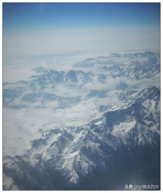雪峰、云海、田陌 — 西藏林芝至成都空中俯瞰