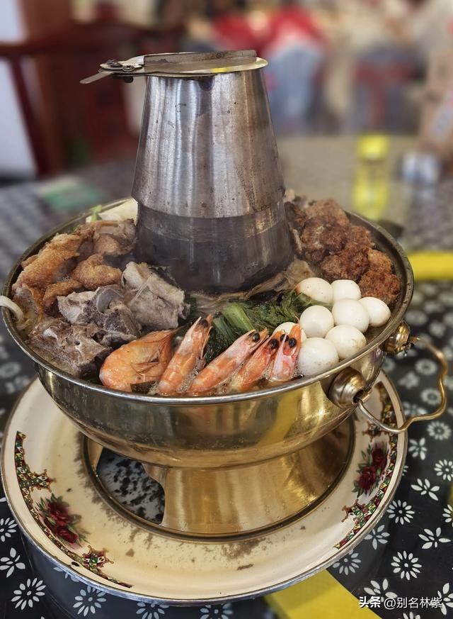 离开敦煌要去哈密了，分享一下坐火车如何去哈密，吃到哪些美食