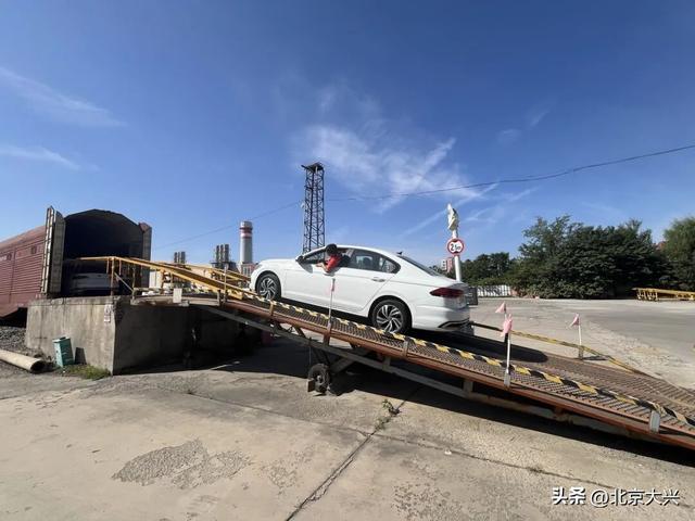 想自驾游又怕远？北京已开通29个城市火车托运汽车线路——