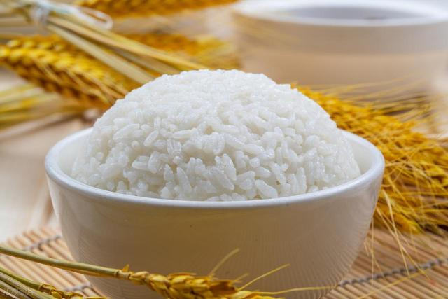 糖尿病不能吃米饭？英国专家：不想血糖飙升，少吃这5种食物