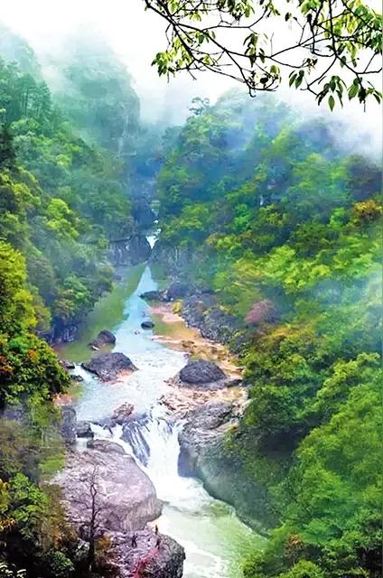 鸳鸯溪 邂逅自然与浪漫的梦幻之境