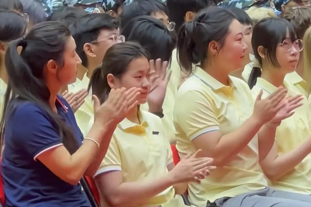陈若琳问全红婵：大学一个月生活费多少？全红婵的回复显情商