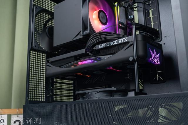 或是50系高端显卡中值得入手的一款、影驰RTX 5070 Ti星曜NOX OC显卡
