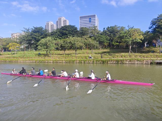 从学苑大道入大沙河绿过大学城后进深圳弯公园流花山景点【高清】
